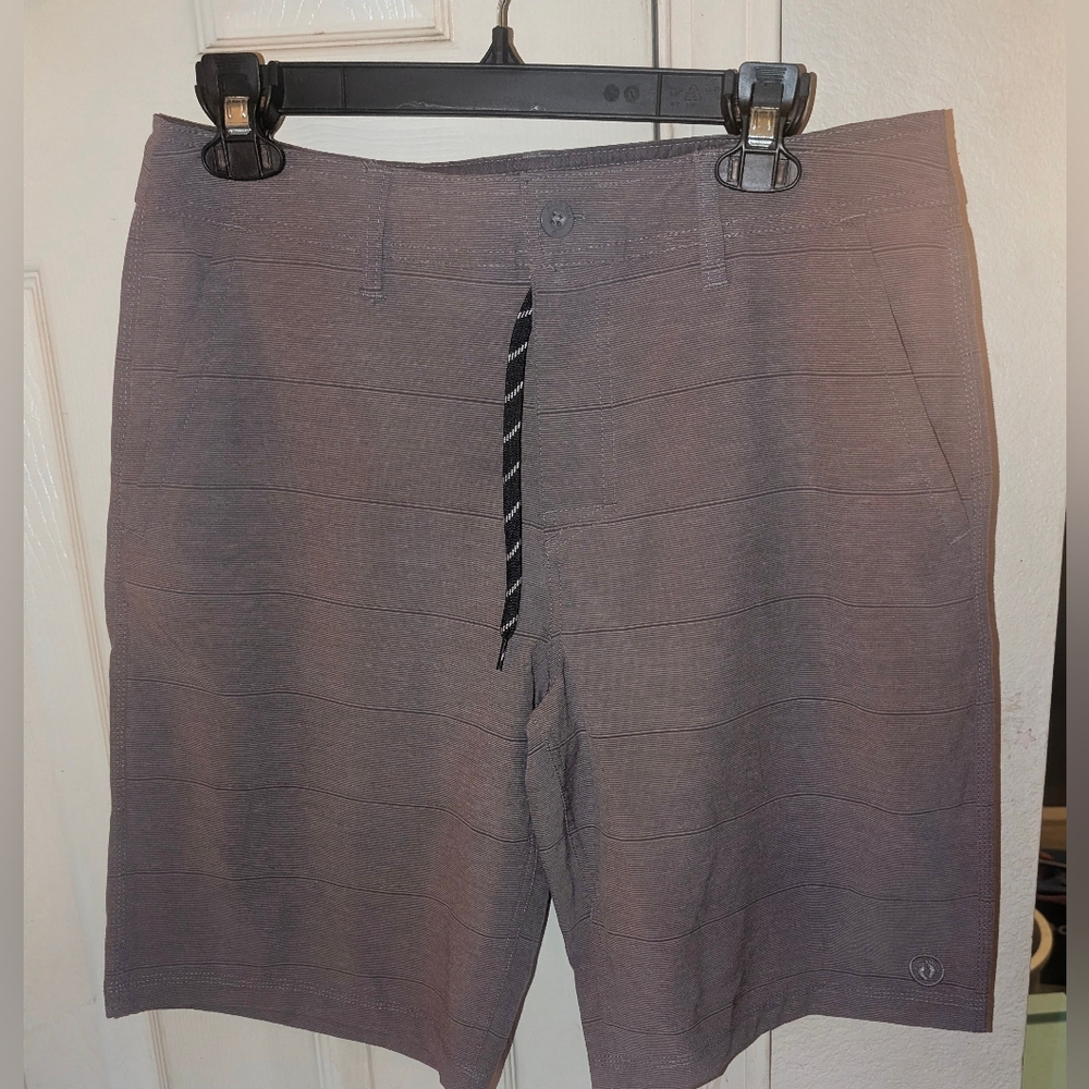 HangTen Men's Tan Swim Trunks. Men's Size 32.